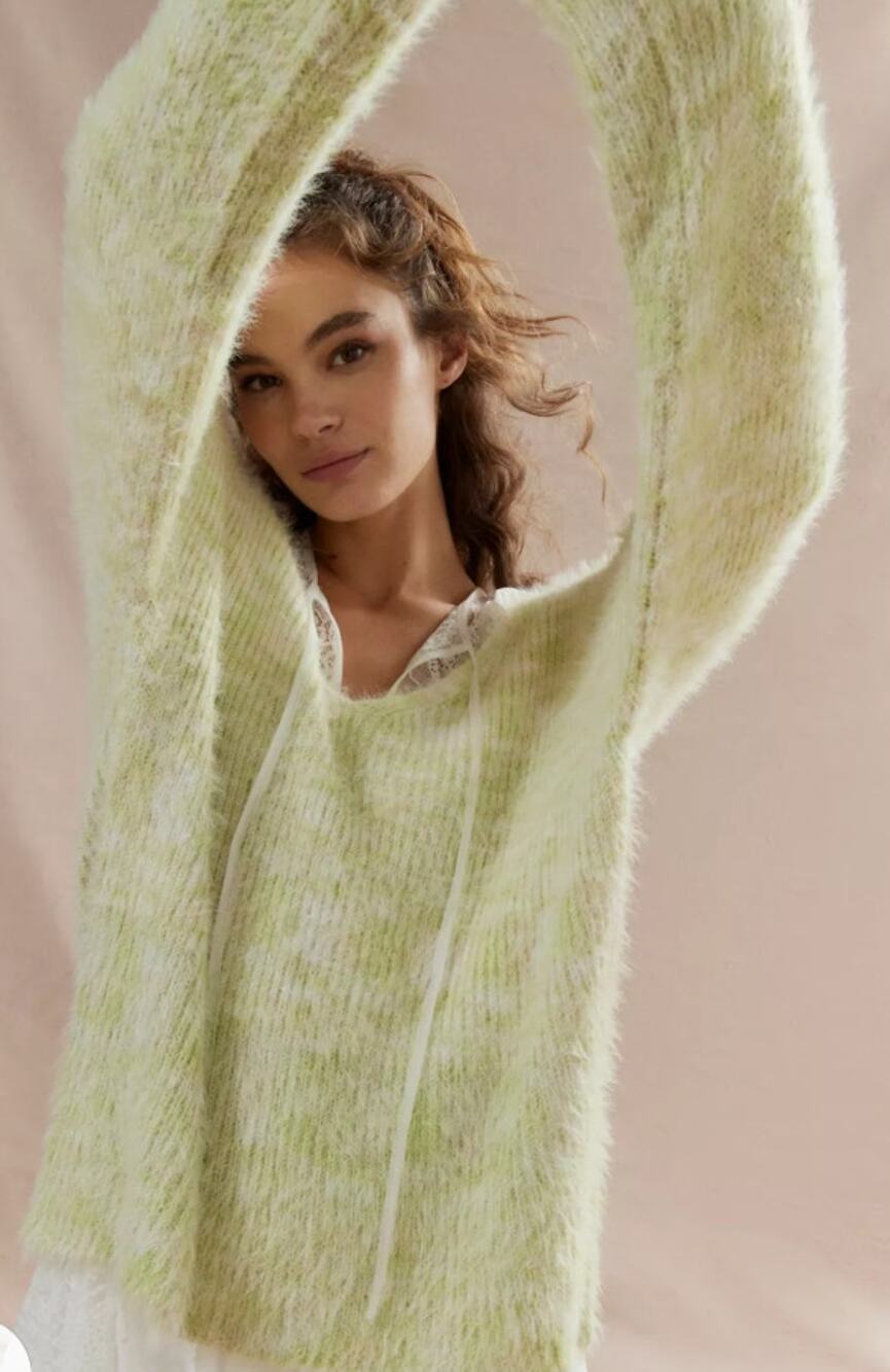 UO Urban Outfitters Kimchi Blue PRISCILLA Fuzzy Pullover Sweater in Green M NWOT